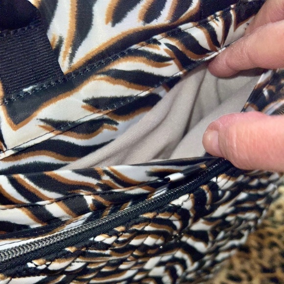 Lug - Sonata Convertible Tote    NWOT'S     Zebra Sand - Picture 9 of 15
